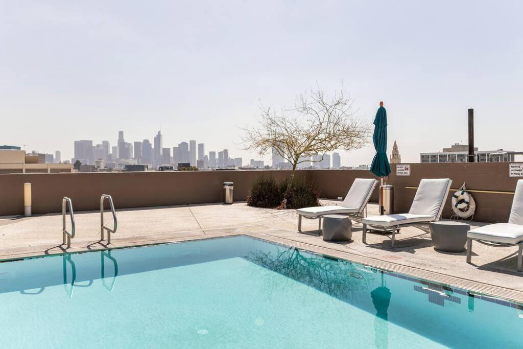 Lovely Upscale High Rise Private Parking & Pool Apartment Los Angeles Exterior foto