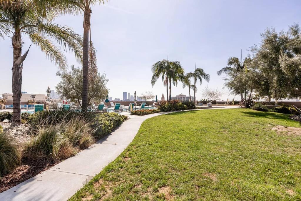 Lovely Upscale High Rise Private Parking & Pool Apartment Los Angeles Exterior foto