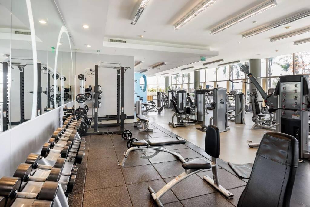 Lovely Upscale High Rise Private Parking & Pool Apartment Los Angeles Exterior foto