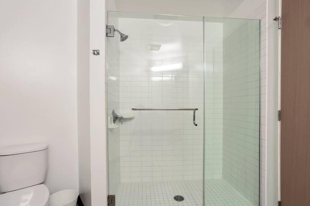 Lovely Upscale High Rise Private Parking & Pool Apartment Los Angeles Exterior foto