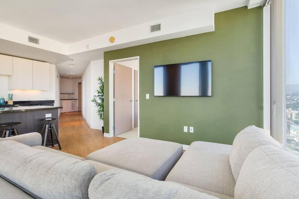 Lovely Upscale High Rise Private Parking & Pool Apartment Los Angeles Exterior foto