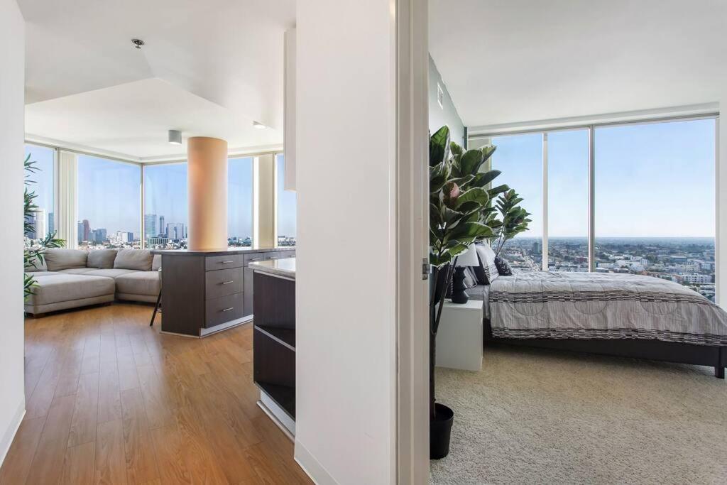 Lovely Upscale High Rise Private Parking & Pool Apartment Los Angeles Exterior foto
