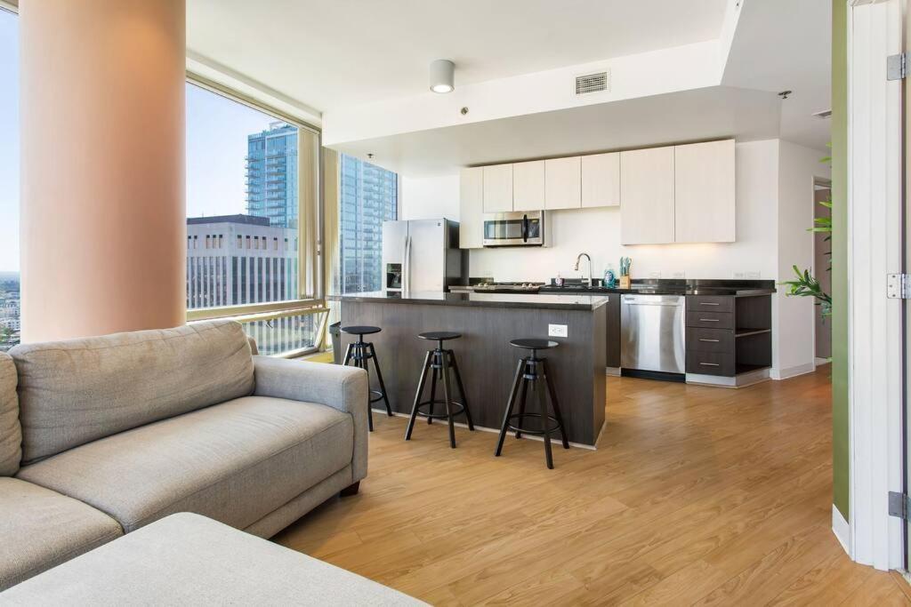 Lovely Upscale High Rise Private Parking & Pool Apartment Los Angeles Exterior foto