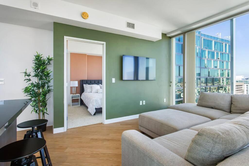 Lovely Upscale High Rise Private Parking & Pool Apartment Los Angeles Exterior foto